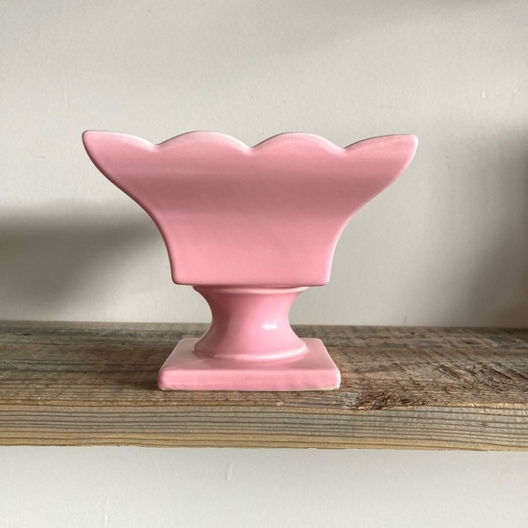 Hull Pottery pink lidded trinket candy dish - Picture 2 of 7